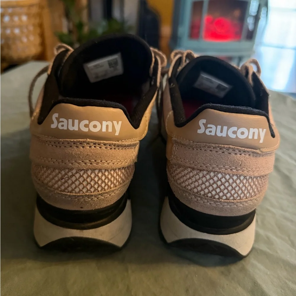 ❤️Day Special Saucony Shadow Sneakers Tan & White size 7.5 - Picture 5 of 8